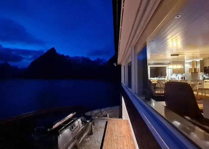 Lofoten Panoramic Luxury With Sauna 펜션 *